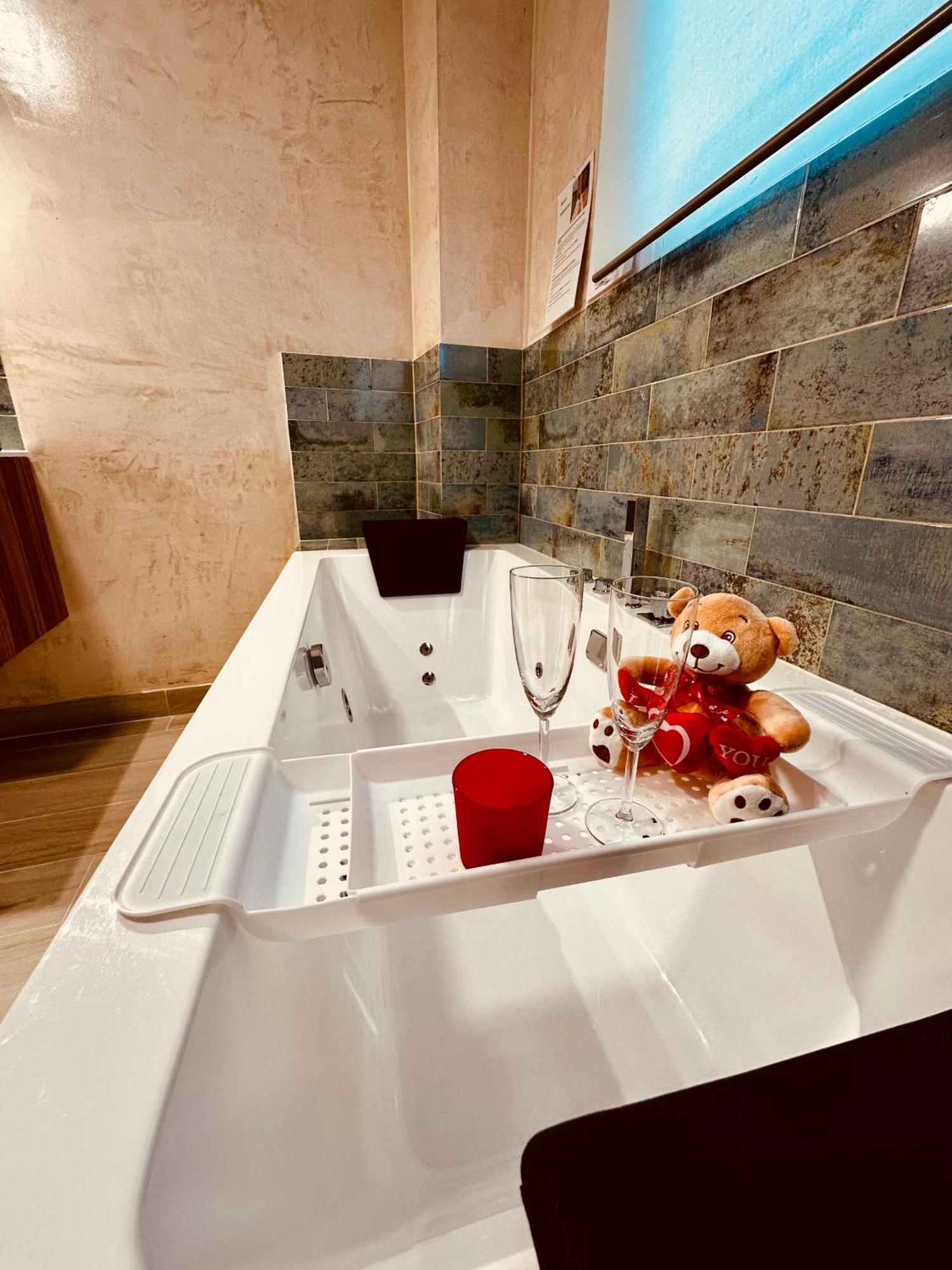 Cherry Jacuzzi Apartment Ronda Zewnętrze zdjęcie