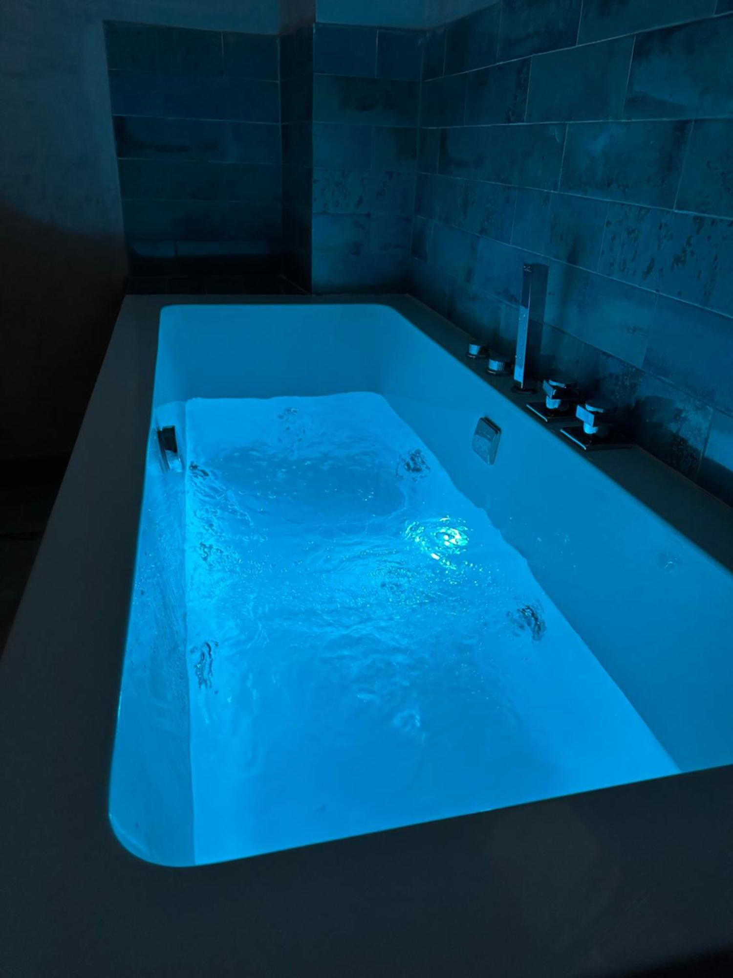 Cherry Jacuzzi Apartment Ronda Zewnętrze zdjęcie